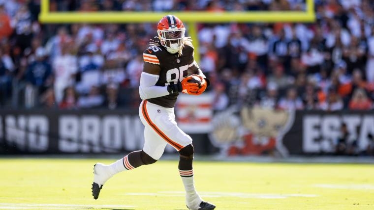 Browns' David Njoku's $16 million future contract decision depends on Harold Fannin Jr.