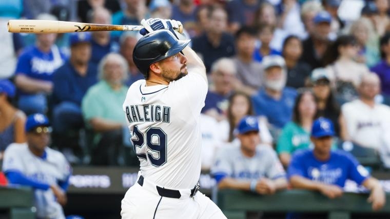 Cal Raleigh mania continues to take over Seattle on Friday