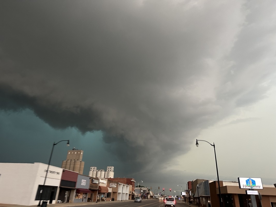 National Weather Service Puts 2 U.S. States On Tornado Watch Wednesday