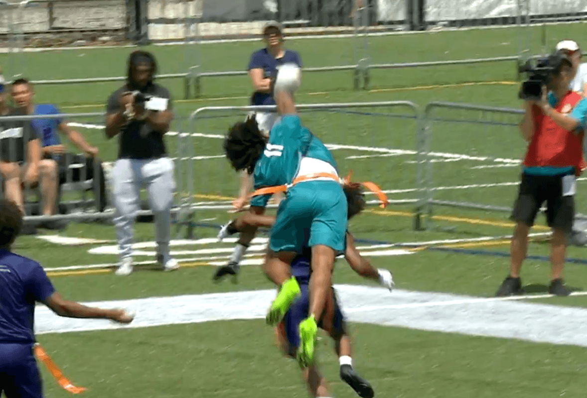 Flag Football Player Makes Best One-Handed Catch You'll See