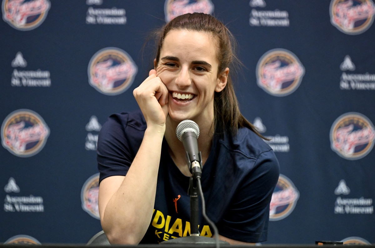 Caitlin Clark Grabs Attention With Pregame Outfit Sunday