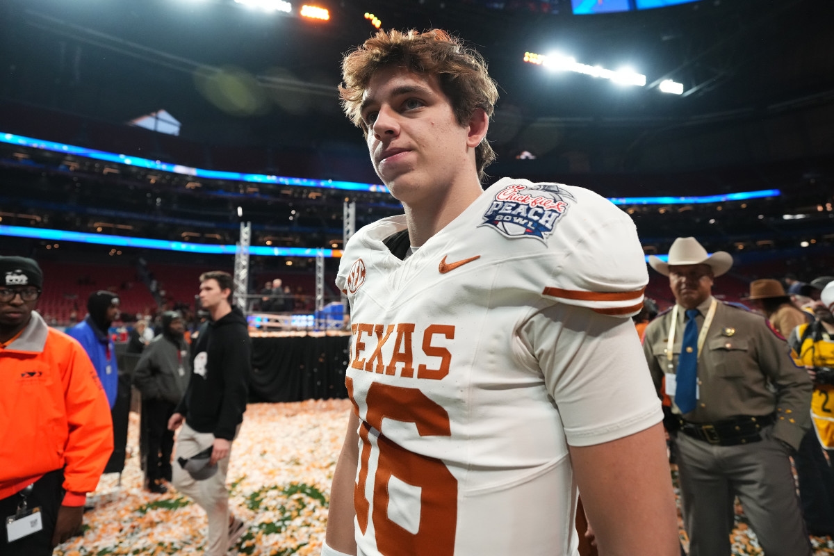 Quinn Ewers' Performance Sunday Has Fans Worried About Arch Manning