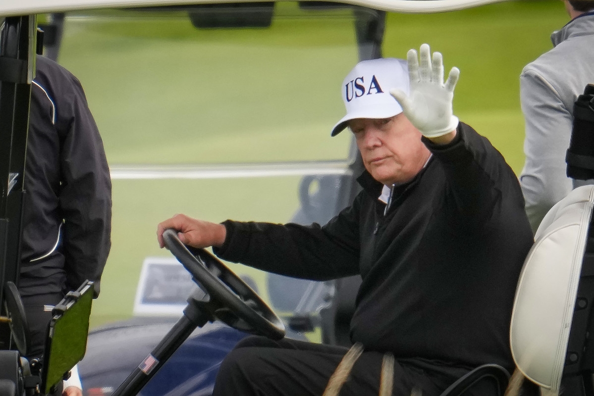 'Wow' - Reactions Pouring In To President Trump's New Golf Cart