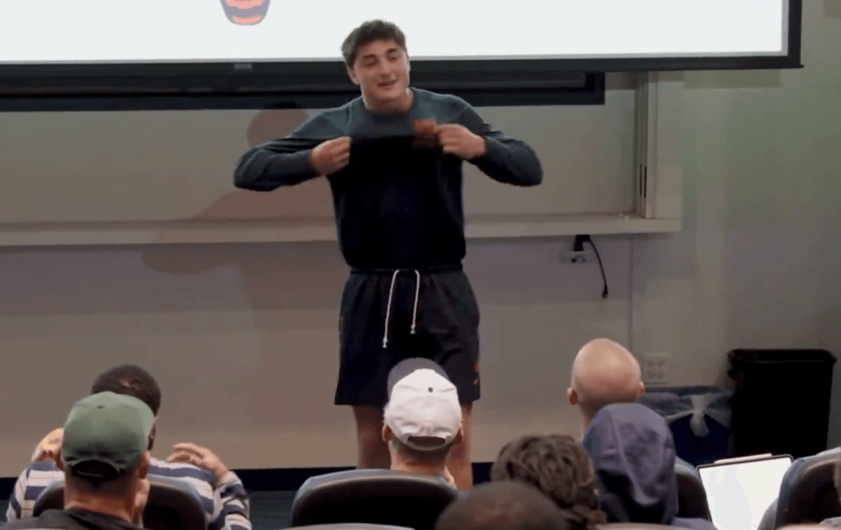 Bears Rookie Colston Loveland Wins Training Camp With 'Rookie Skit'