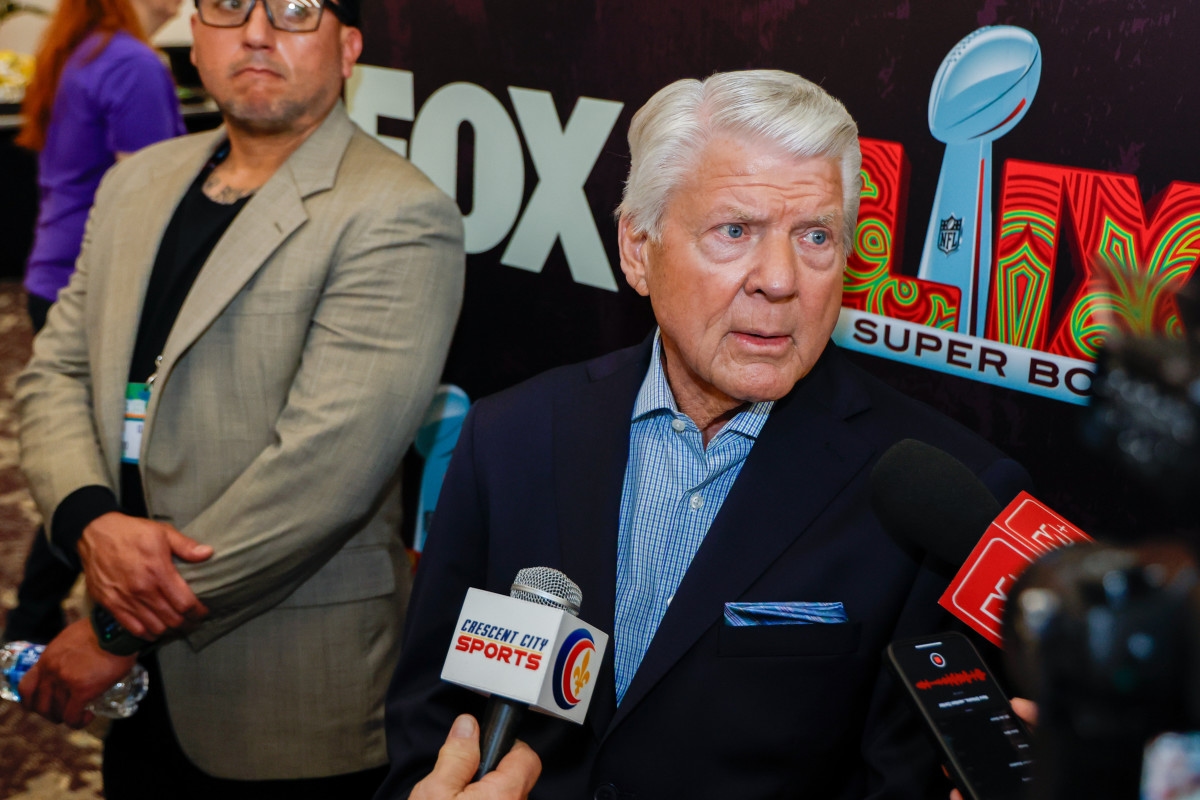 NFL Fans Aren't Happy With FOX's Replacement For Jimmy Johnson