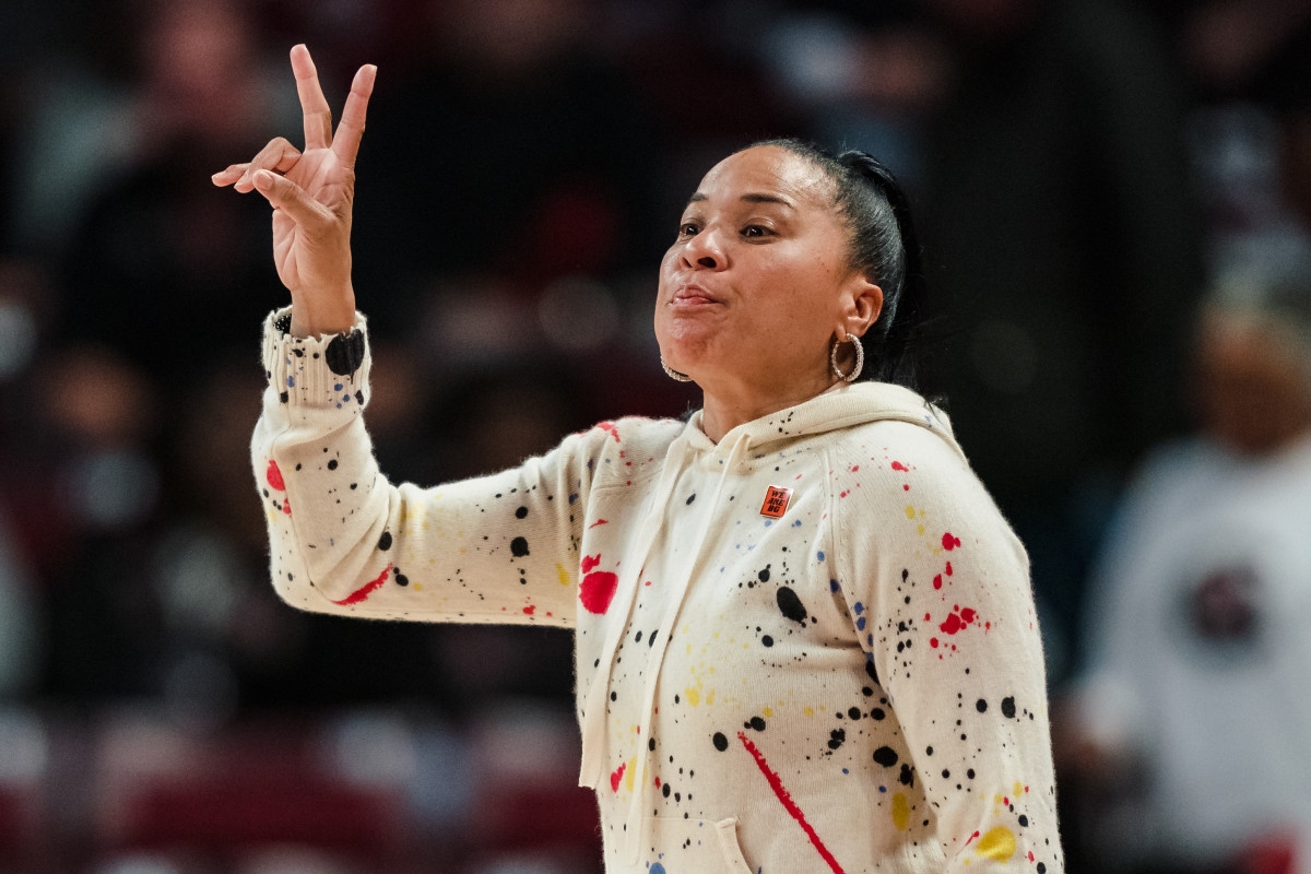 Basketball Fans React To Dawn Staley, New York Knicks Rumor