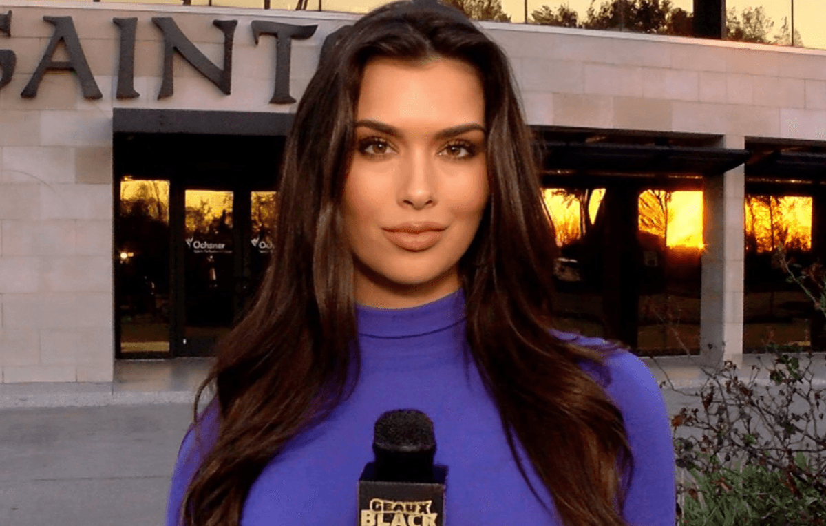'Stunning' NFL Reporter Goes Viral Ahead Of Preseason Opener