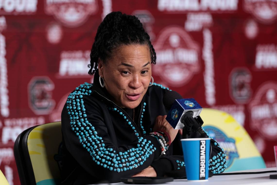 South Carolina coach Dawn Staley teases Gamecocks' transfer portal plan
