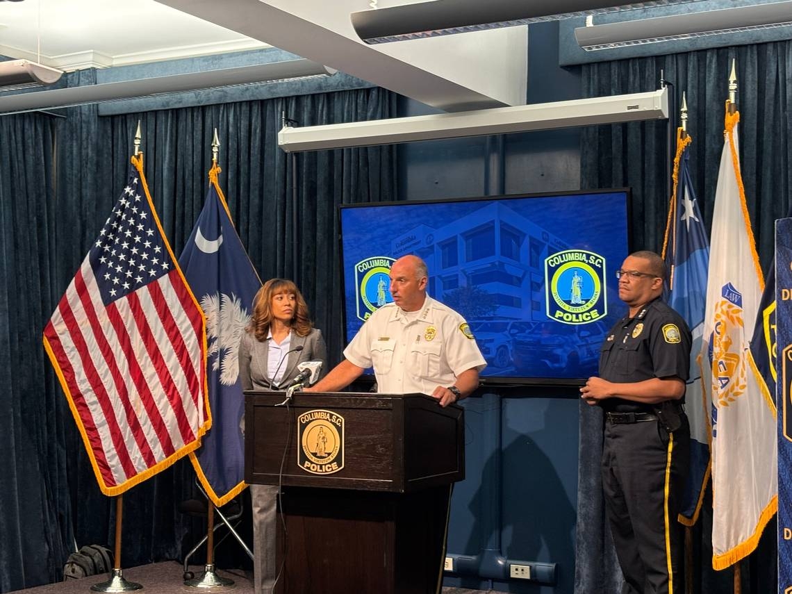 Two teens arrested, manhunt continues for 15-year-old following Elmwood shooting