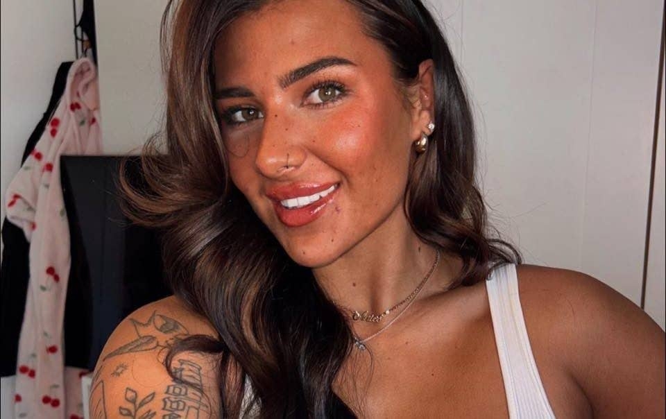 Female prison officer seen on TV ‘proper fell in love' with inmate