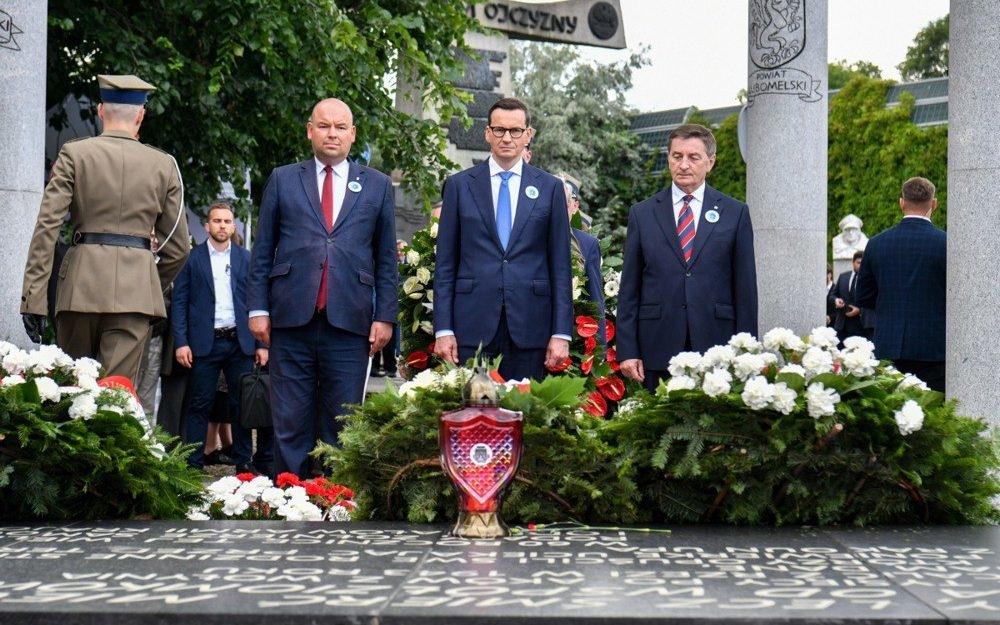 Ukraine turns on Poland over WW2 massacre commemoration