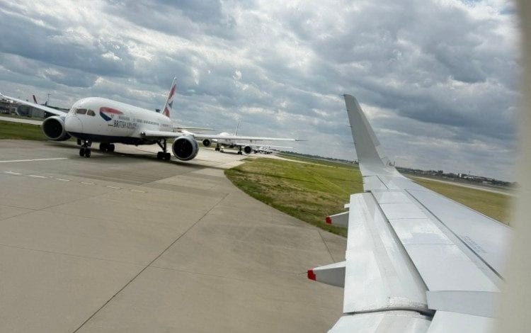 Chaos after planes grounded across Britain