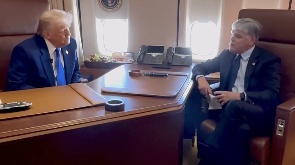 Trump Gets Full In-Flight Service From Fox News Sycophant