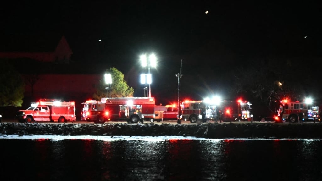 Desperate Race To Save D.C. Plane Crash Victims in Freezing Potomac