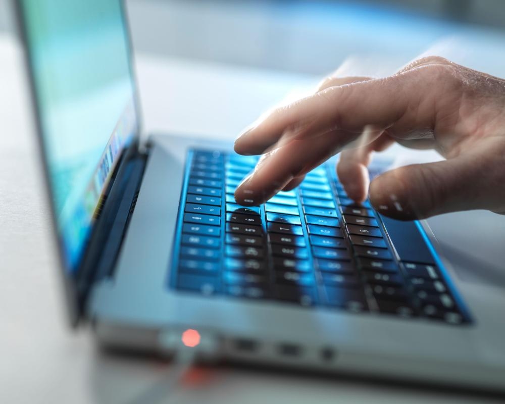 Telling employee their work is messy is not harassment, London tribunal rules