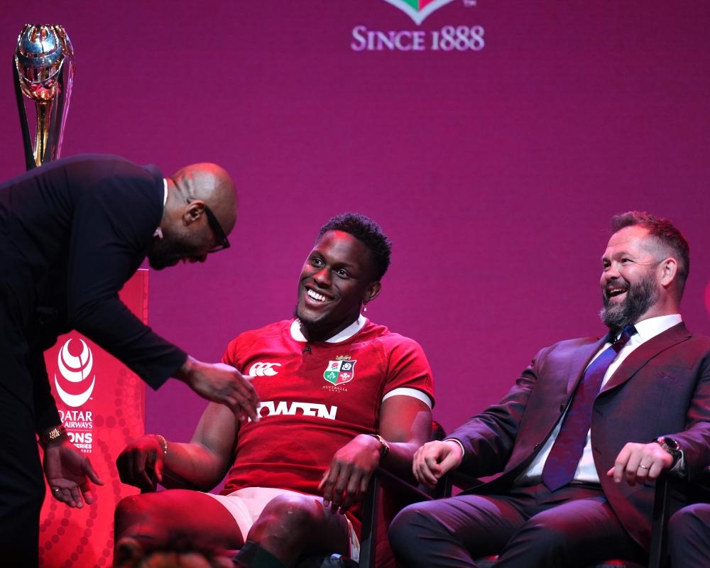 Farrell plays the O2 Arena but Lions squad reveal slips up by charging fans
