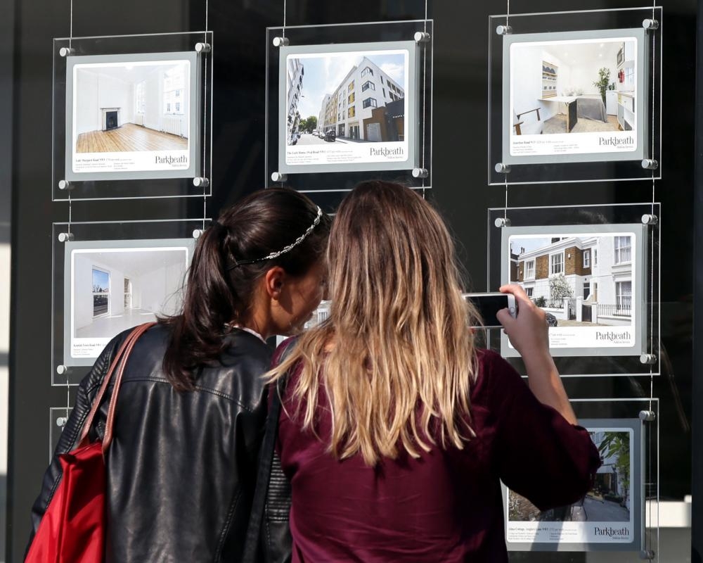 UK homeowners selling for 4.5% below asking price, survey shows