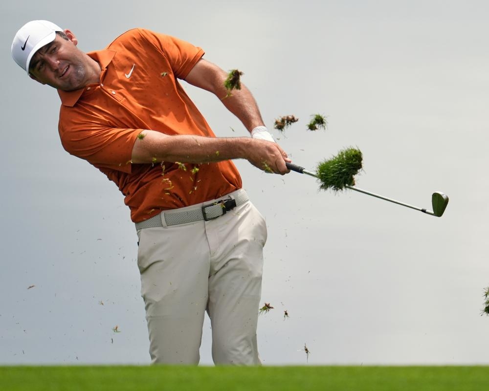 Scottie Scheffler berates US PGA organisers over mud balls