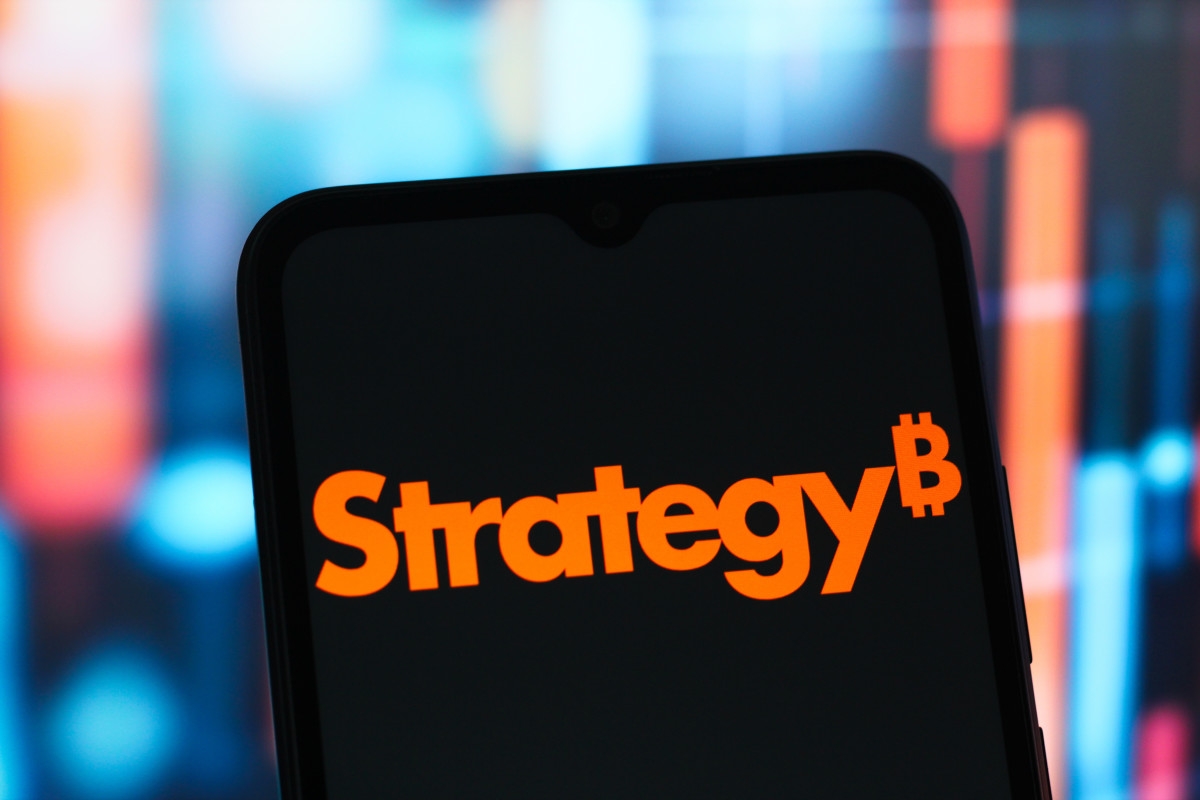 MicroStrategy director cashes out $10M