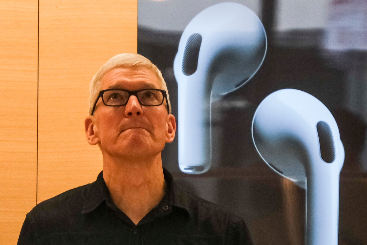 Apple analyst rethinks price target after $100 billion U.S. investment