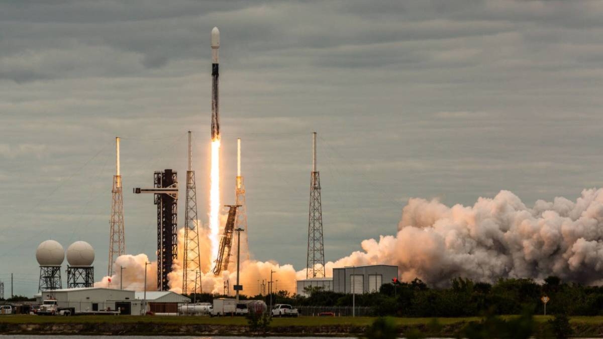 Elon Musk's SpaceX plans raise major red flags for regulators