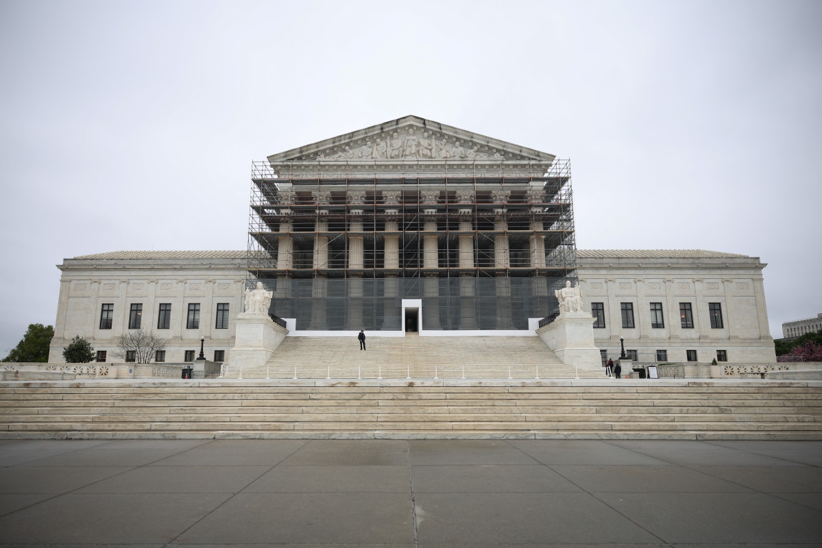 Coinbase, X take 4th Amendment case to top court