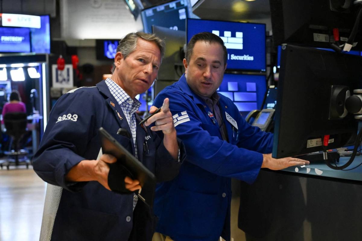 Analyst updates S&P 500 forecast in mid-year outlook