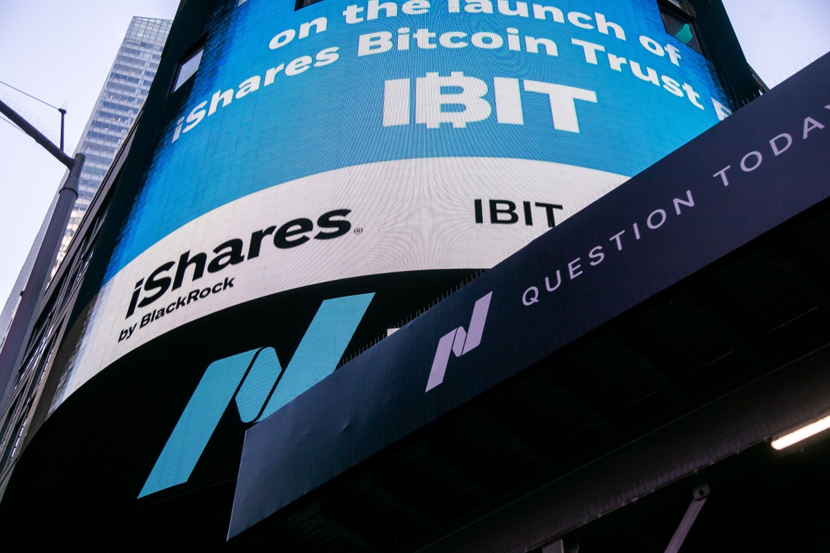 Top Bloomberg analyst credits Saylor and ETFs for Bitcoin's stunning rally