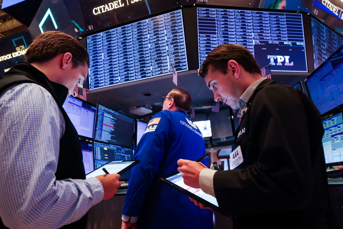 Morgan Stanley makes bold S&P 500 projection as U.S. dollar weakens