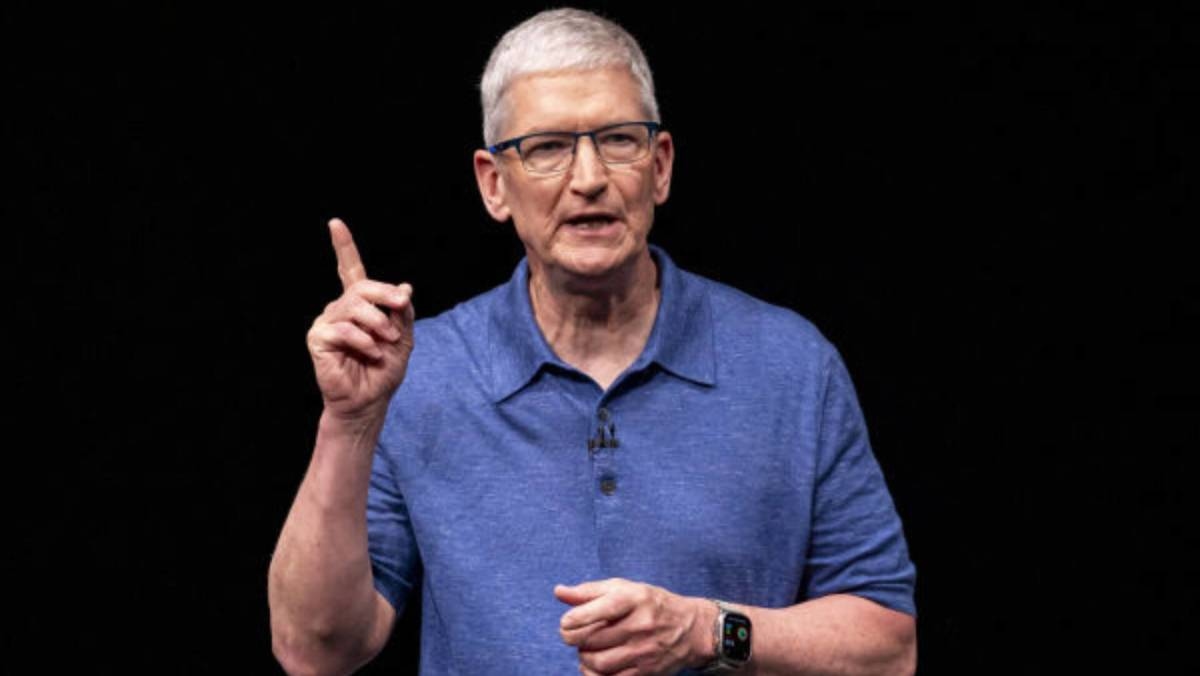 Apple makes $100 billion genius move to skirt huge problem