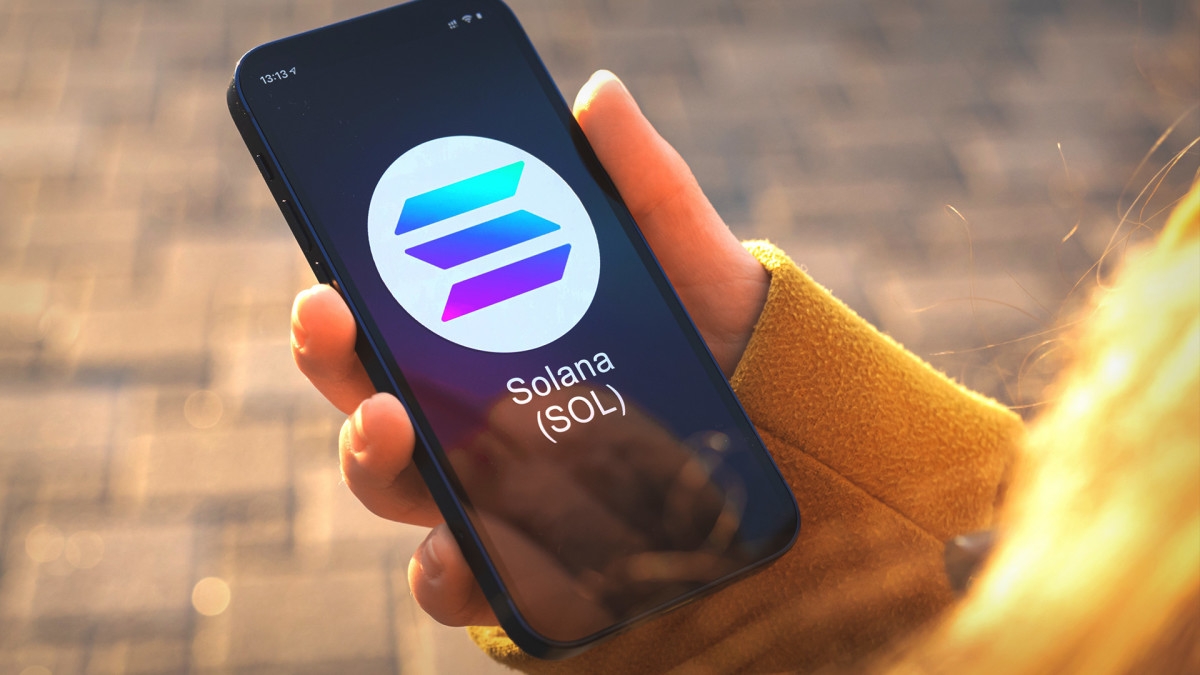 Trillion-dollar asset manager files for Solana spot ETF, expands crypto offerings