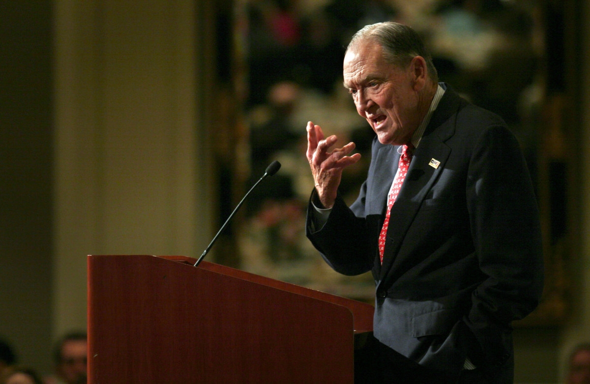 Top analyst shares a rare lesson from Vanguard's playbook