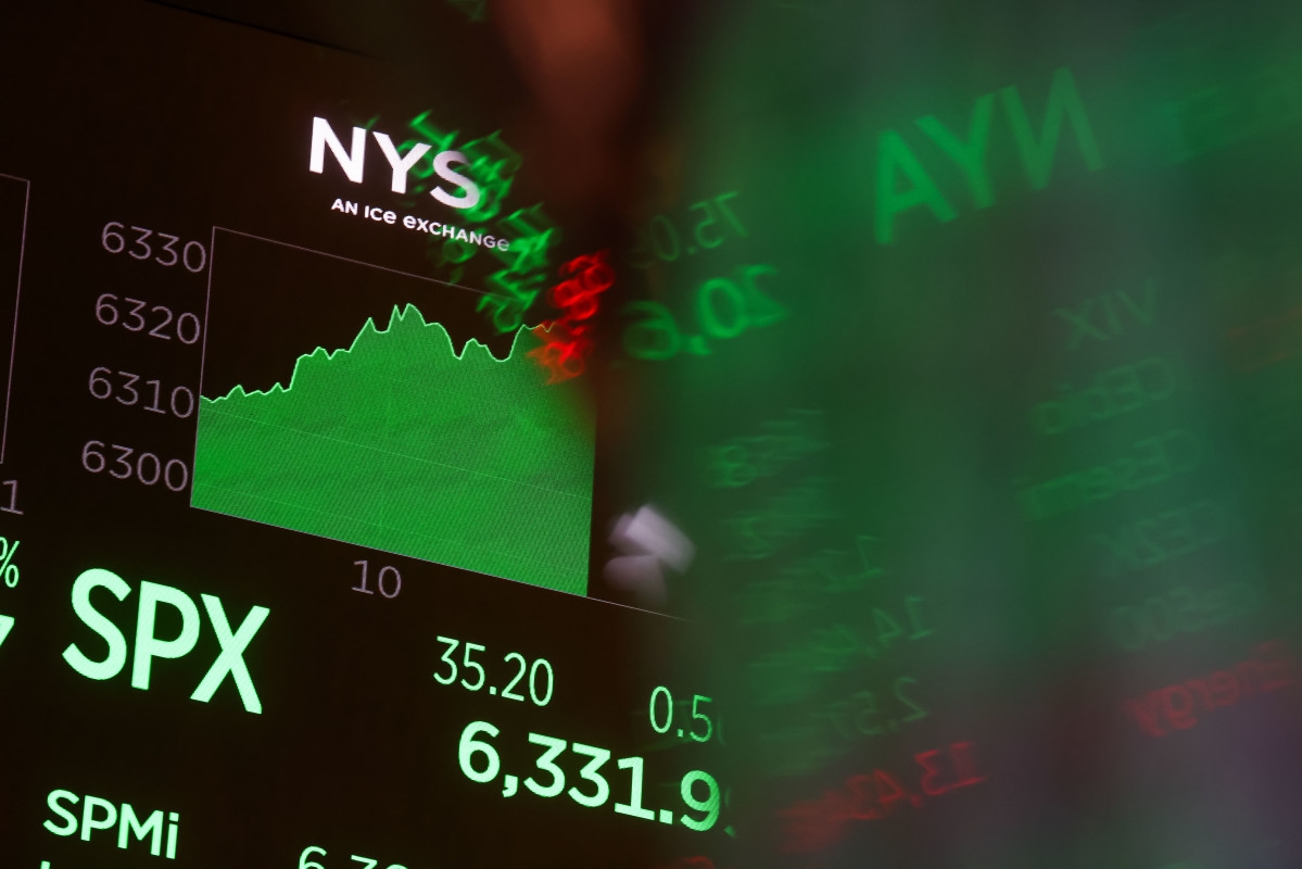 S&P 500 hits record high, but down 34% in comparison to legacy asset