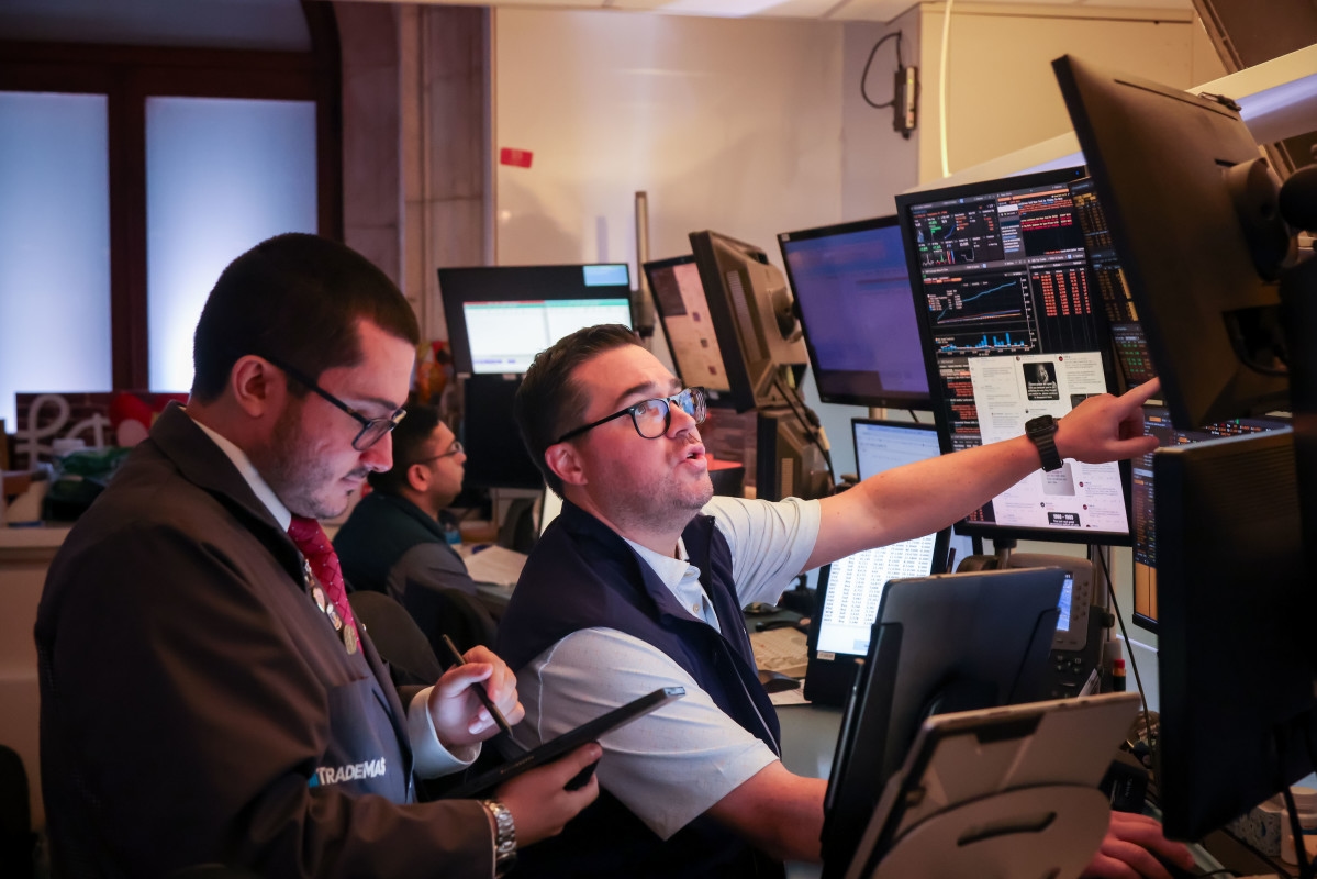 Stock Market Today: A Reprieve From Selling to Start the Week; Palantir Higher