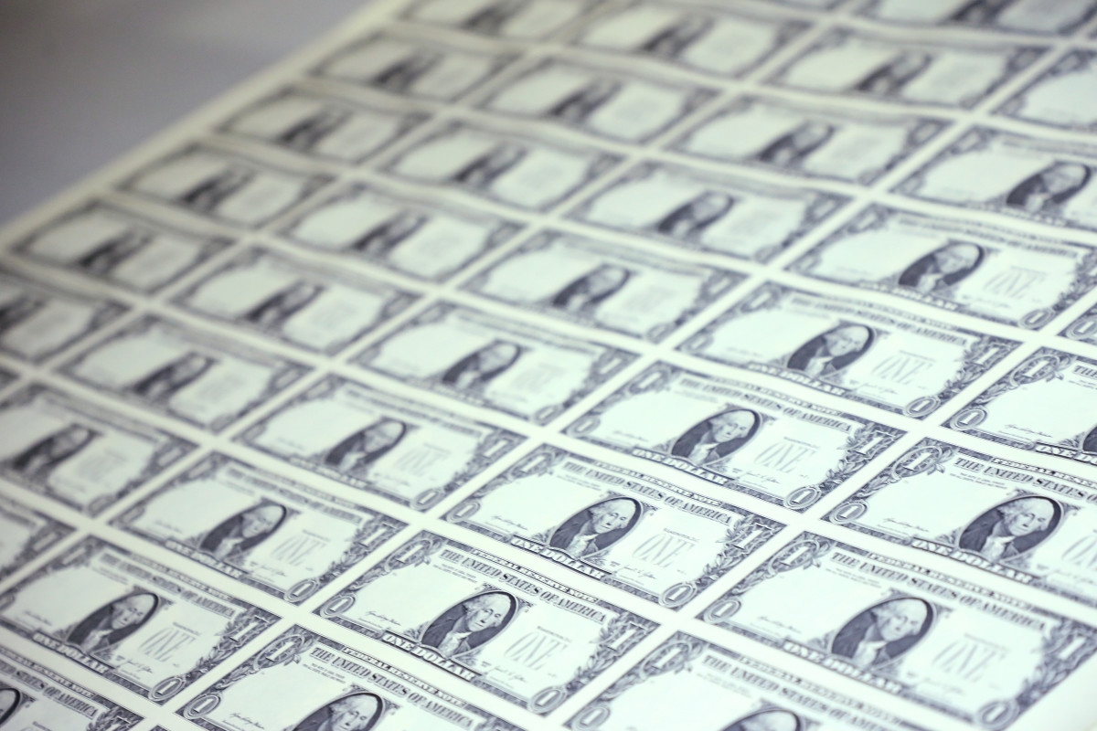 U.S. Treasury yields jump 6 to 8 bps amid shocking multi-billion outflows