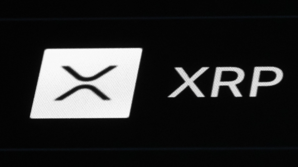 XRP traders go on a profit-taking spree as momentum loses heat