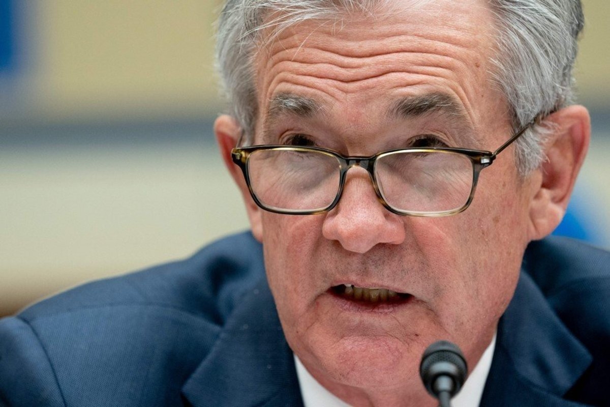 Bitcoin tests $90K as Fed holds back on rate cuts