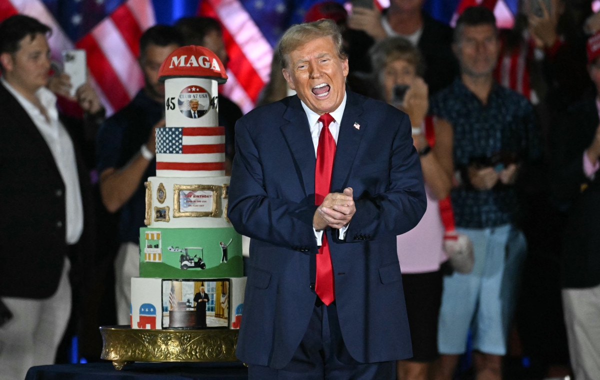 Trump declares massive income ahead of 79th birthday bash