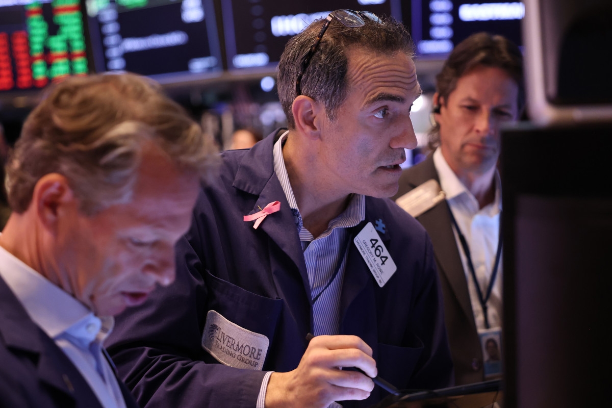 Morgan Stanley reveals mid-year recession, interest rate cut forecast