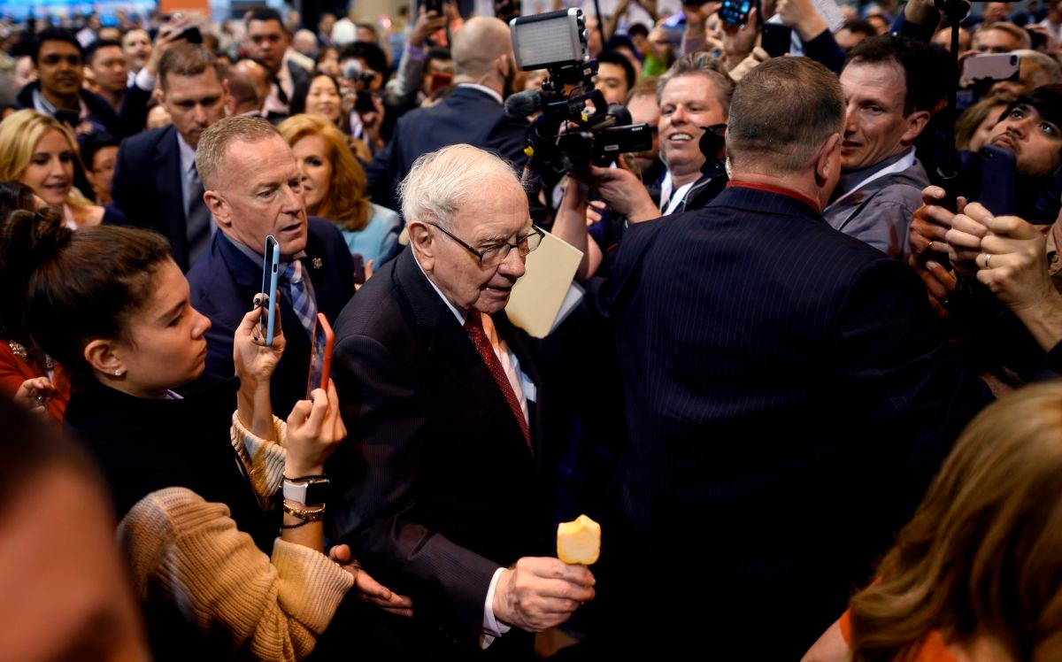 Analyst resets Berkshire Hathaway stock forecast after Warren Buffett bombshell