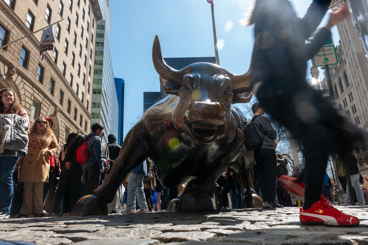Coinbase, Robinhood stocks hit all-time highs as Trump set to sign key legislation