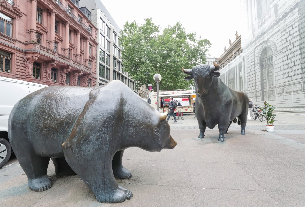 Major stocks tank against Circle's spectacular NYSE debut