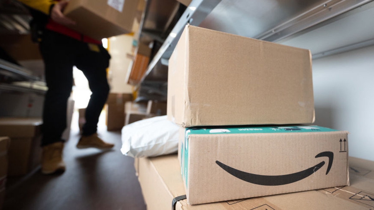 Amazon is selling 'comfortable' $80 Dr. Scholl's shoes for $55, and shoppers say they wear them 'almost daily'