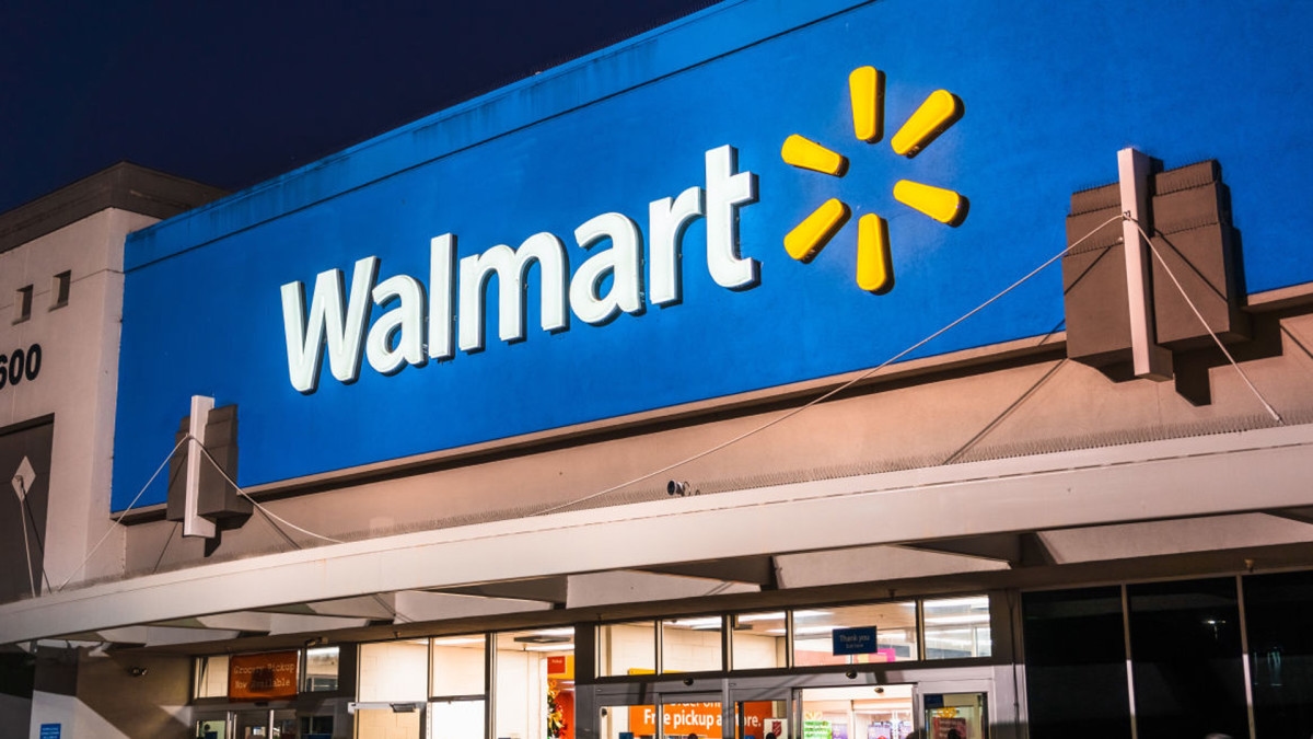 Walmart is selling 'great' $70 headphones for $40, and shoppers say the noise-canceling is 'awesome'