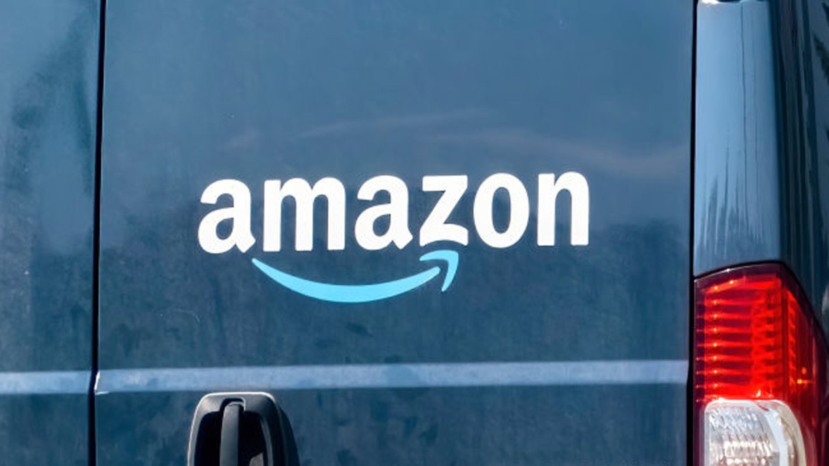 Amazon is selling an 'excellent' $200 smartwatch for $25, and shoppers say they 'love it'