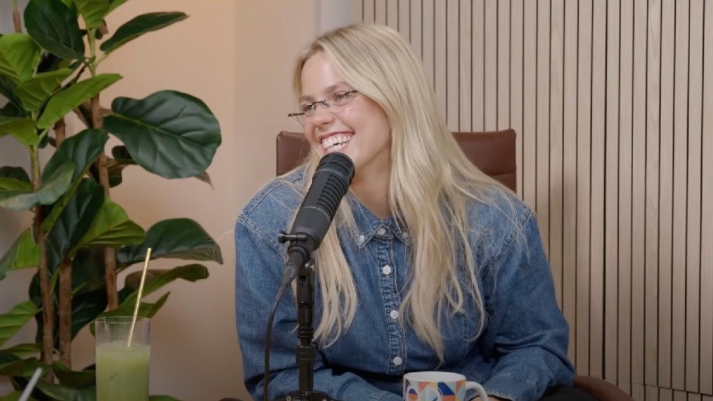 Reneé Rapp Breaks Down the Decision to Come Out as a Lesbian on ‘SNL'