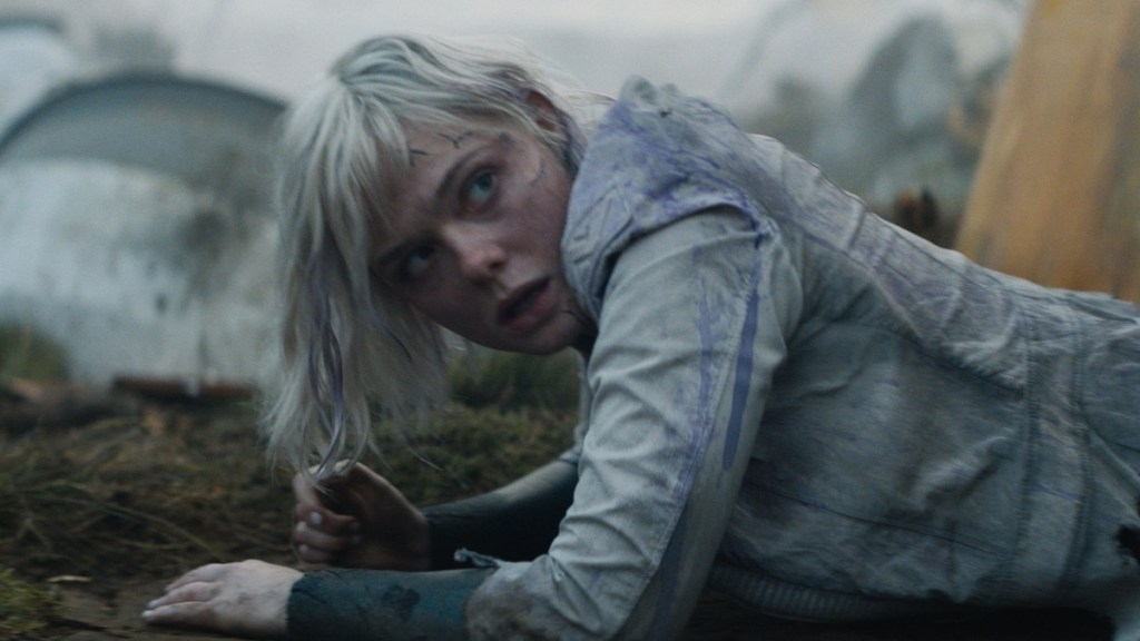 ‘Predator: Badlands' Trailer Teams Elle Fanning With an Alien Hunter