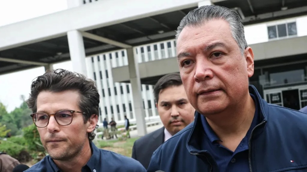 Gavin Newsom, Kamala Harris, Elizabeth Warren and More Raise the Alarm on Alex Padilla Arrest: ‘Stunning Abuse of Power'