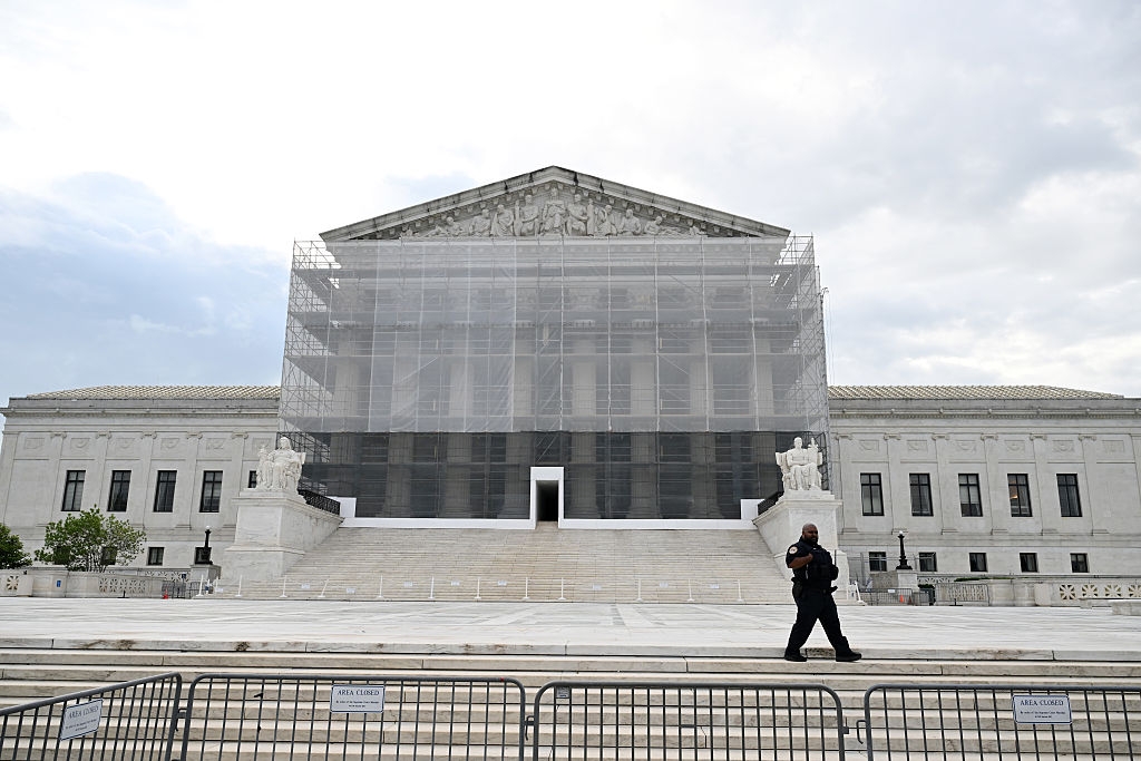 Supreme Court Rules on Venezuelan Migrants' Protected Status