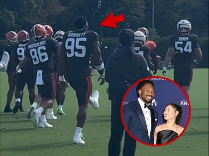 Chloe Kim Supports Boyfriend Myles Garrett At Browns Practice